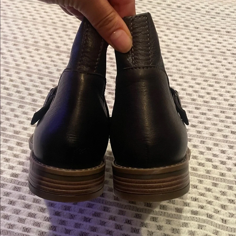 Clarks Women's Camzin Loop Dark Brown Leather Ankle Boots (Size 8)